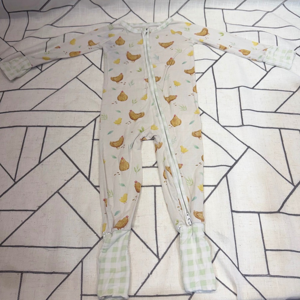 The Sleepy‎ Sloth Bamboo Viscose Sleeper 6-12M Cream Chicken Farm Print Zippy